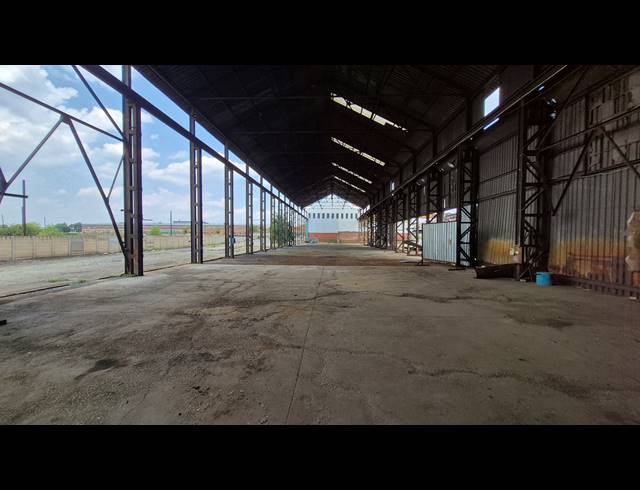 3,000M² FACTORY FOR SALE IN BOKSBURG EAST